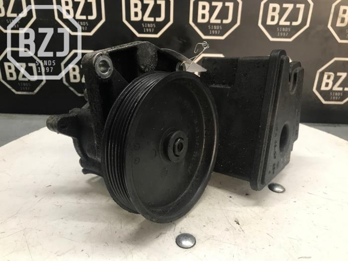 Used Power steering pump Mercedes S (W221) 3.5 S-350 24V Price on request offered by BZJ b.v.