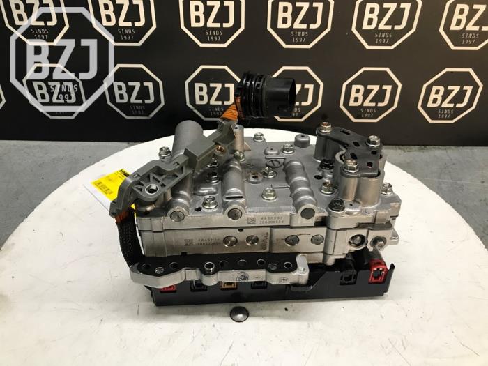 Gebrauchte Ventilblock hydraulisch Kia Sorento Preis auf Anfrage angeboten von BZJ b.v.