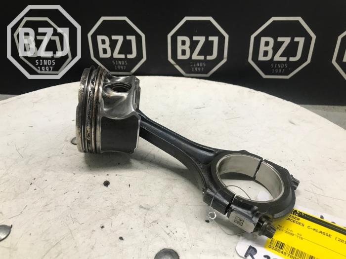 Usagé Piston Mercedes C-Klasse Prix sur demande proposé par BZJ b.v.