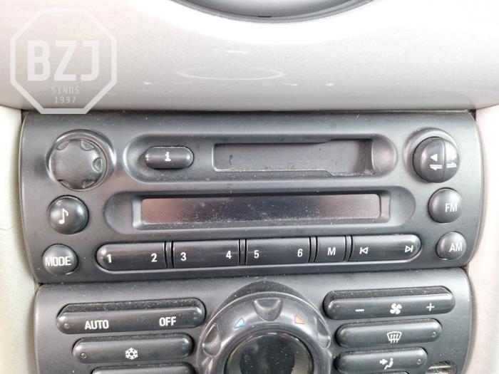 Używane Radio/Kasety BMW Mini (R50/53) 1.6 16V One Cena na żądanie oferowane przez BZJ b.v.