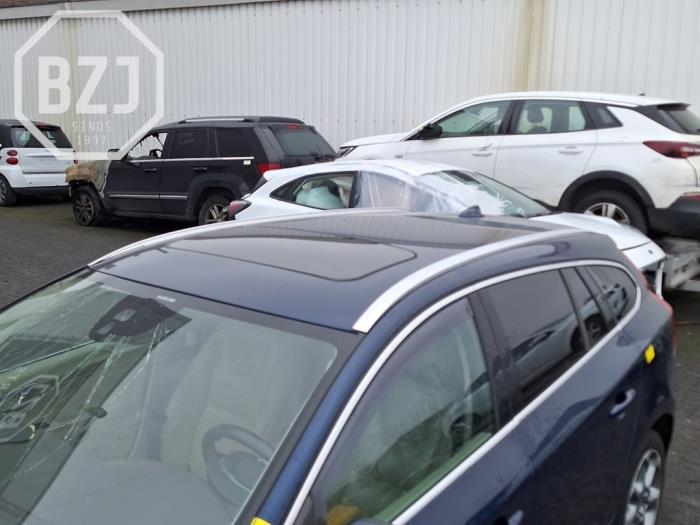 Używane Dach Volvo V60 I (FW/GW) 1.6 DRIVe Cena na żądanie oferowane przez BZJ b.v.