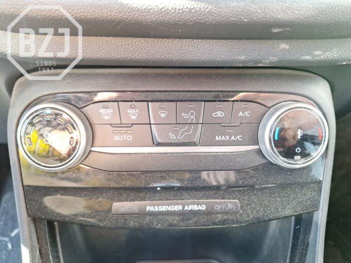 Używane Panel climatronic Ford Puma 1.0 Ti-VCT EcoBoost mHEV 12V Cena na żądanie oferowane przez BZJ b.v.