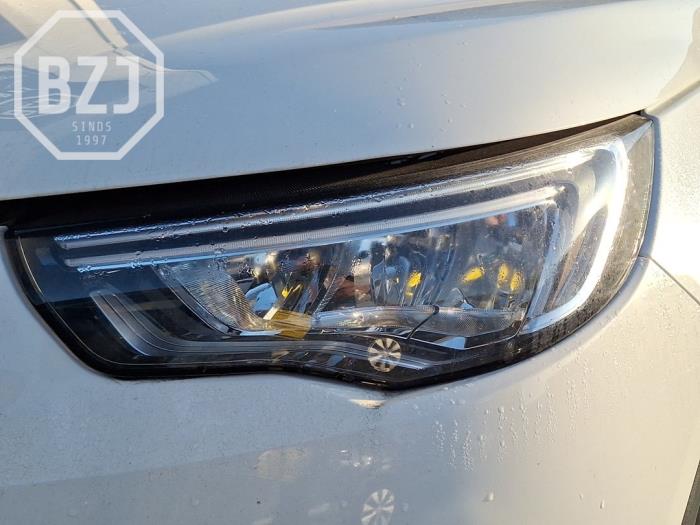 Używane Reflektor lewy Opel Grandland (X) 1.2 Turbo 12V Cena na żądanie oferowane przez BZJ b.v.