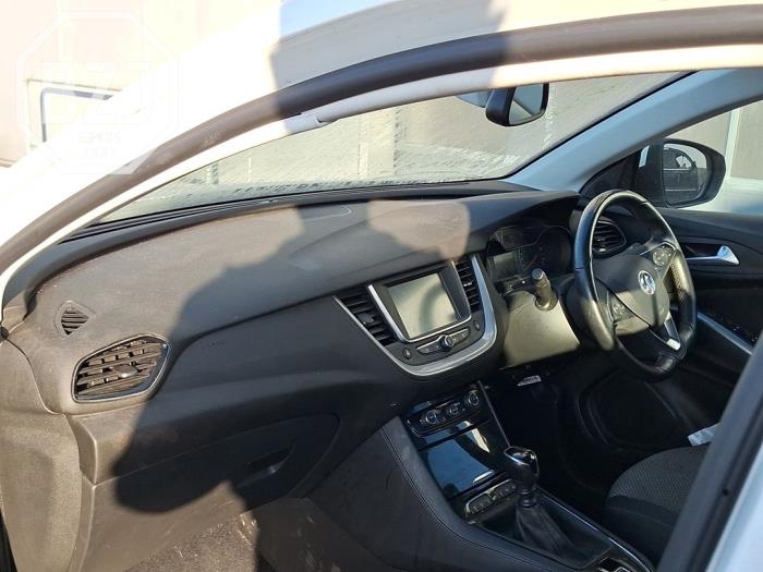 Używane Panel Opel Grandland (X) 1.2 Turbo 12V Cena na żądanie oferowane przez BZJ b.v.