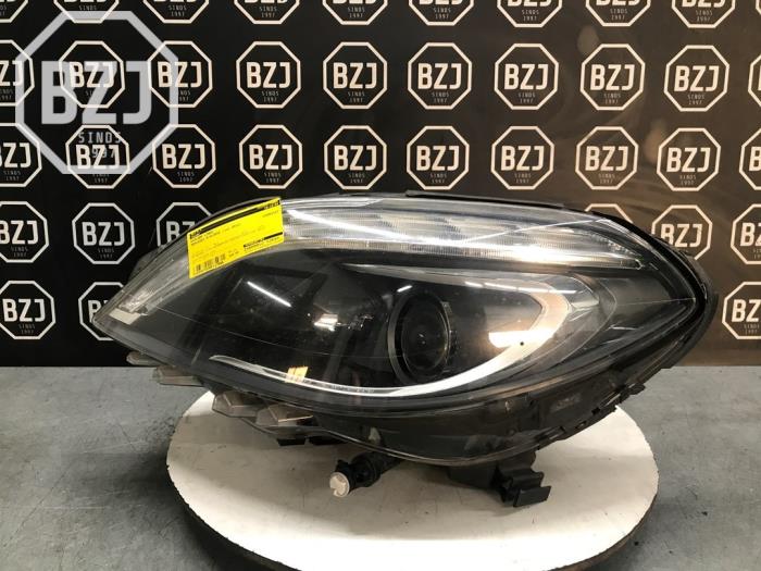 Używane Reflektor lewy Mercedes B (W246/W242) 1.6 B-200 BlueEFFICIENCY Turbo 16V Cena € 500,00 Procedura marży oferowane przez BZJ b.v.