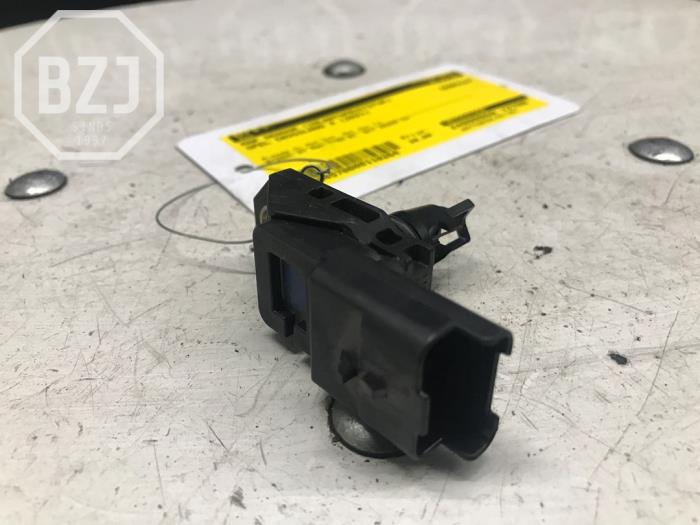Begagnade MAP-sensor (insugsrör) Opel Crossland (X) 1.2 Turbo 12V Pris € 20,00 Marginaltabell erbjuds av BZJ b.v.