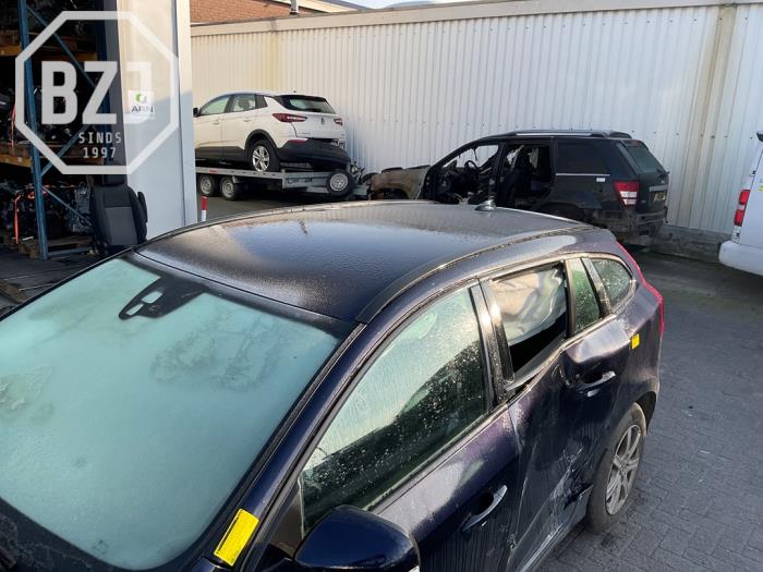 Używane Dach Volvo V60 I (FW/GW) 2.0 D3 16V Cena na żądanie oferowane przez BZJ b.v.