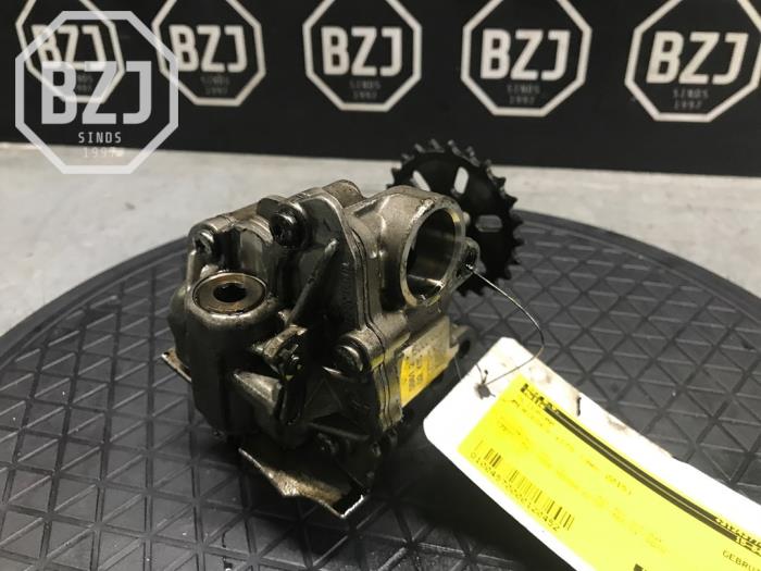Gebrauchte Ölpumpe Mercedes Vito (447.6) 1.6 111 CDI 16V Preis auf Anfrage angeboten von BZJ b.v.