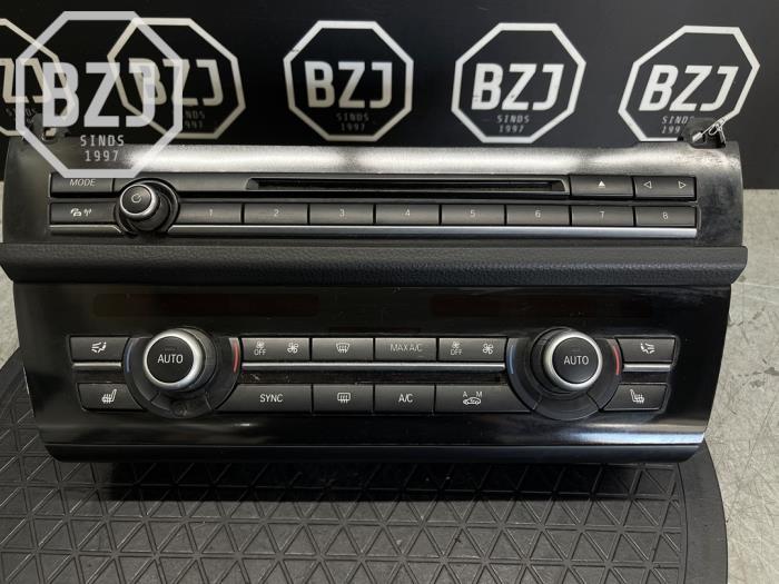 Używane Panel climatronic BMW 5 serie Touring (F11) 525d 16V Cena na żądanie oferowane przez BZJ b.v.
