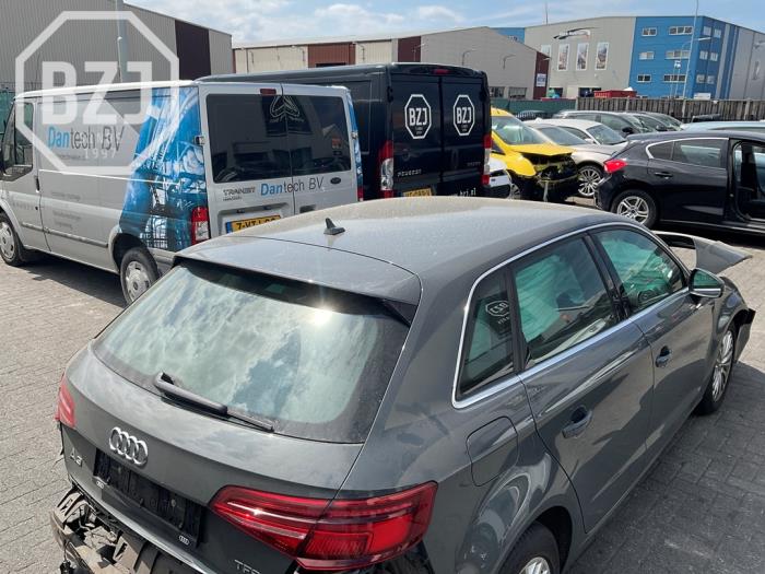 Dach z Audi A3 Sportback (8VA/8VF) 1.0 TFSI 12V 2016