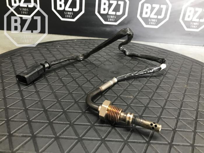Usagé Sensor température d’échappement Audi A4 (B8) 2.0 TDI 16V Prix € 45,00 Règlement à la marge proposé par BZJ b.v.