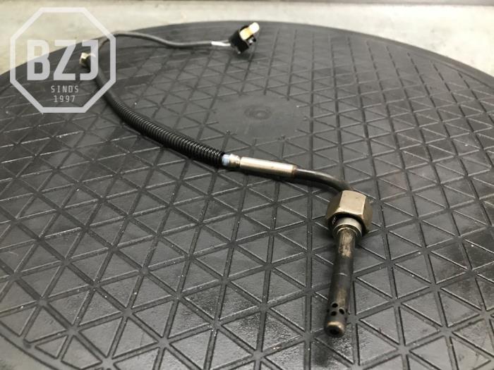 Usagé Sensor température d’échappement Mercedes Vito (447.6) 2.2 114 CDI 16V Prix € 54,45 Prix TTC proposé par BZJ b.v.