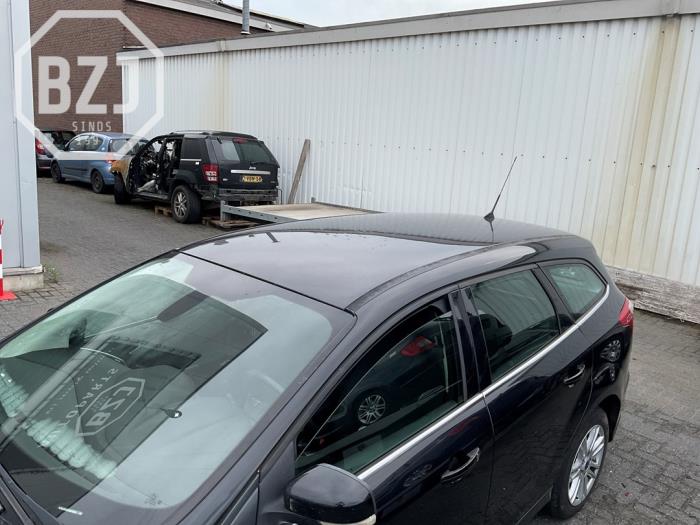 Używane Dach Ford Focus 3 Wagon 1.6 TDCi ECOnetic Cena na żądanie oferowane przez BZJ b.v.