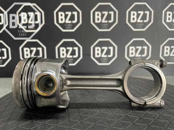 Used Piston MAN TGE 2.0 TDI RWD Price € 181,50 Inclusive VAT offered by BZJ b.v.