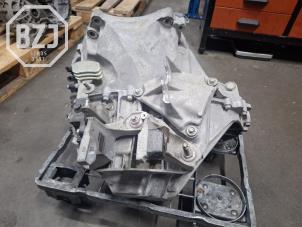 Getriebe van een Mazda CX-3 (DJ/DK) 2.0 SkyActiv-G 121 2018