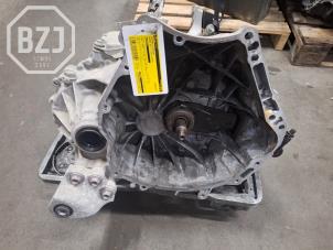 Getriebe van een Mazda CX-3 (DJ/DK) 2.0 SkyActiv-G 121 2018