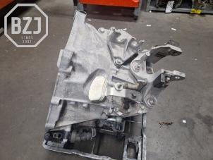 Getriebe van een Mazda CX-3 (DJ/DK) 2.0 SkyActiv-G 121 2018