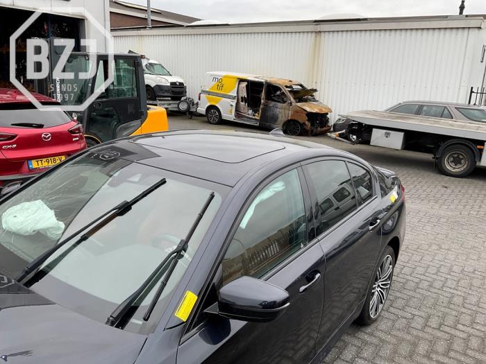 Używane Dach BMW 5 serie (G30) 523d 2.0 TwinPower Turbo 16V Cena na żądanie oferowane przez BZJ b.v.