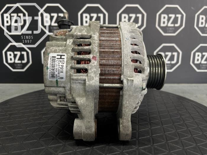 Usagé Dynamo Mazda CX-3 (DJ/DK) 2.0 SkyActiv-G 121 Prix € 75,00 Règlement à la marge proposé par BZJ b.v.