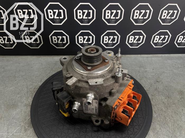 Used Dynamo Peugeot 508 SW (8E/8U) 2.0 RXH HYbrid4 16V Price on request offered by BZJ b.v.