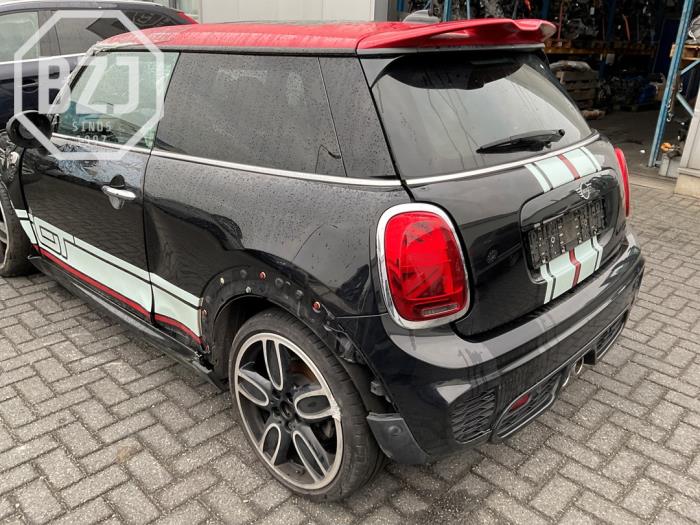 Używane Panel boczny lewy tyl Mini Mini (F56) 2.0 16V Cooper S Cena na żądanie oferowane przez BZJ b.v.