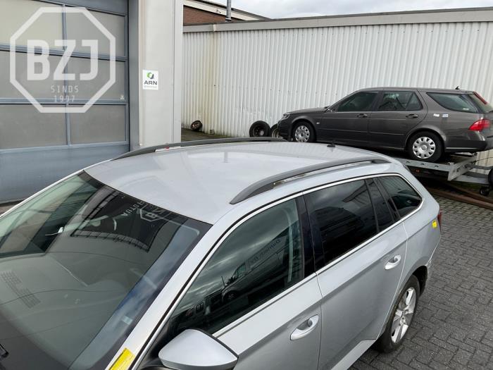 Używane Dach Skoda Superb Combi (3V5) 2.0 TDI Cena na żądanie oferowane przez BZJ b.v.