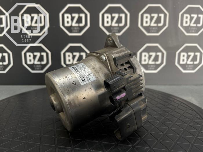 Usagé Pompe de direction Mercedes A (177.0) 1.3 A-250 e Turbo 16V Prix sur demande proposé par BZJ b.v.