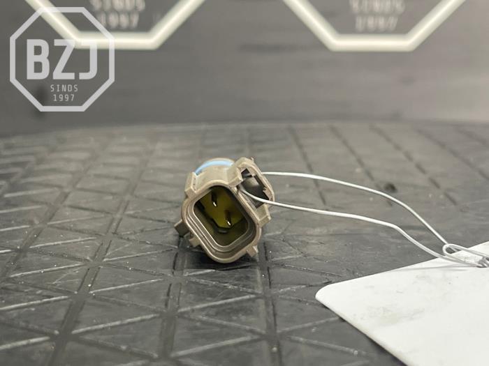 Luftmassenmesser van een Ford Focus 4 Wagon 1.0 Ti-VCT EcoBoost 12V 125 2020