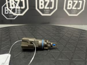 Luftmassenmesser van een Ford Focus 4 Wagon 1.0 Ti-VCT EcoBoost 12V 125 2020