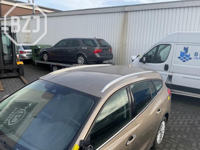 Używane Dach Ford Focus 4 Wagon 1.0 Ti-VCT EcoBoost 12V 125 Cena na żądanie oferowane przez BZJ b.v.