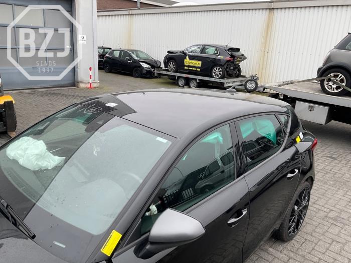 Używane Dach Seat Leon (KLB) 1.5 eTSI 16V Cena na żądanie oferowane przez BZJ b.v.