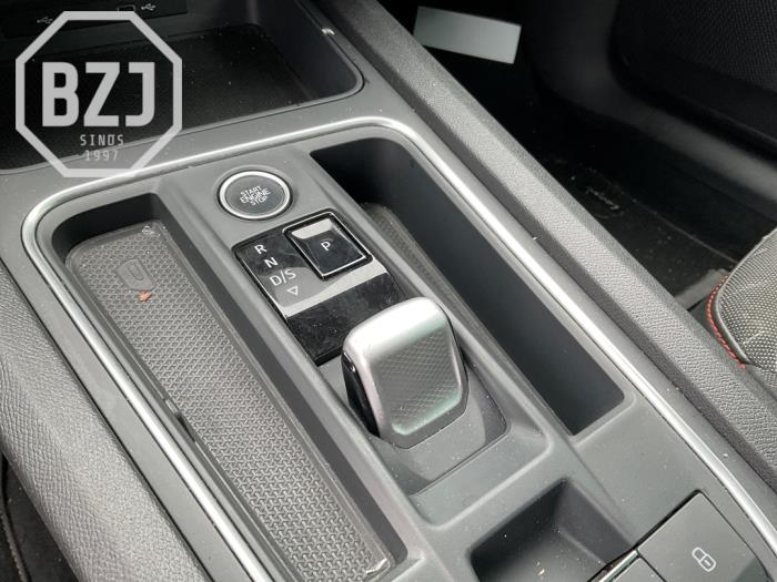 Usados Palanca selectora automática Seat Leon (KLB) 1.5 eTSI 16V Precio de solicitud ofrecido por BZJ b.v.