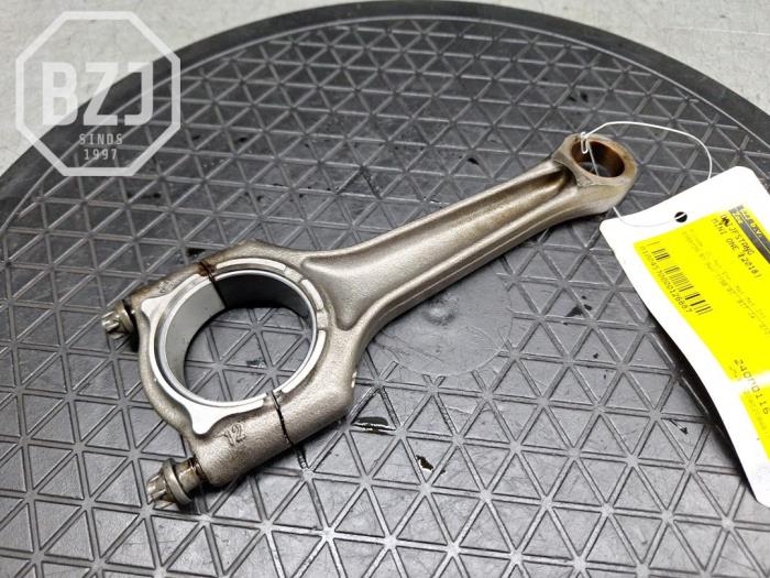Używane Korbowód Mini Mini (F55) 1.2 12V One Cena na żądanie oferowane przez BZJ b.v.