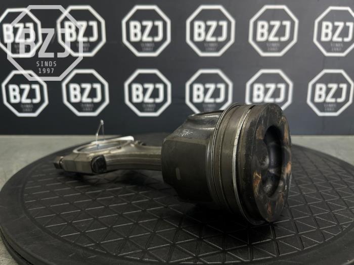 Usagé Piston Citroen Jumper (U9) 2.0 BlueHDi 130 Prix sur demande proposé par BZJ b.v.