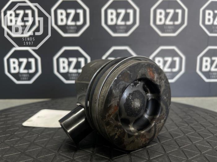 Usagé Piston Ford Kuga II (DM2) 2.0 TDCi 16V 120 Prix sur demande proposé par BZJ b.v.