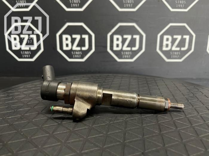 Usagé Injecteurs Volvo V40 Prix € 100,00 Règlement à la marge proposé par BZJ b.v.