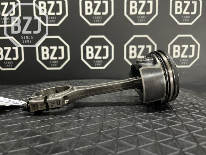 Gebrauchte Kolben Kia Rio IV (YB) 1.0i T-GDi 120 12V Preis auf Anfrage angeboten von BZJ b.v.