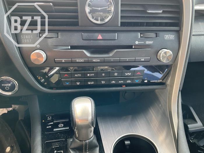 Używane Panel climatronic Lexus RX (L2) 450h V6 24V VVT-i AWD Cena na żądanie oferowane przez BZJ b.v.