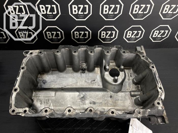 Usagé Couvercle carter Skoda Octavia Prix € 50,00 Règlement à la marge proposé par BZJ b.v.