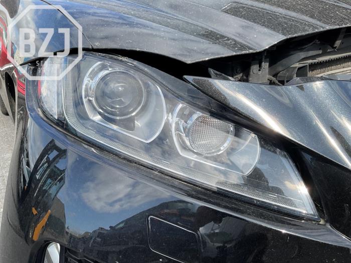 Używane Reflektor prawy Jaguar F-Pace 2.0 Turbo 16V AWD Cena na żądanie oferowane przez BZJ b.v.