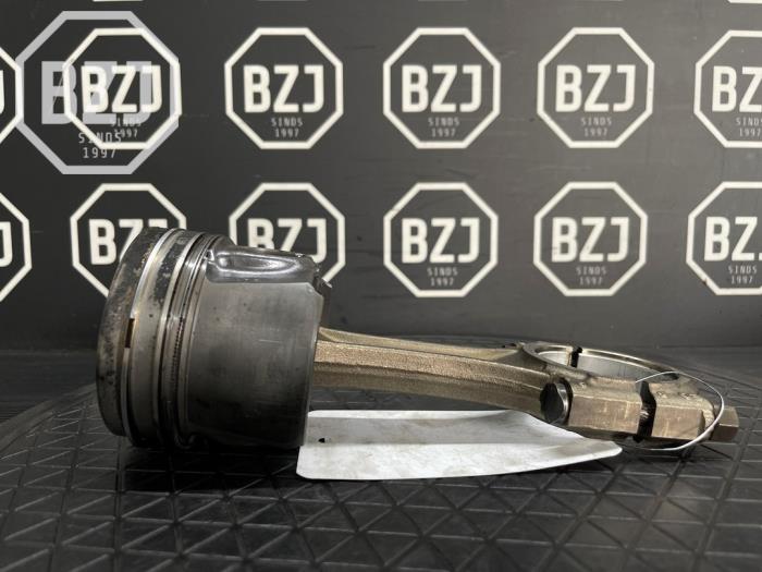 Usagé Piston Citroen Jumpy 2.0 Blue HDI 120 Prix € 90,75 Prix TTC proposé par BZJ b.v.