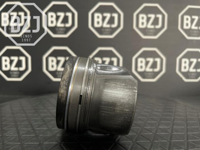 Usagé Piston Citroen Jumpy 2.0 Blue HDI 120 Prix € 78,65 Prix TTC proposé par BZJ b.v.