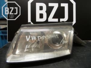 Usagé Phare gauche Volkswagen Passat Prix sur demande proposé par BZJ b.v.