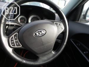 Used Left airbag (steering wheel) Kia Cee'D Price € 60,00 Margin scheme offered by BZJ b.v.