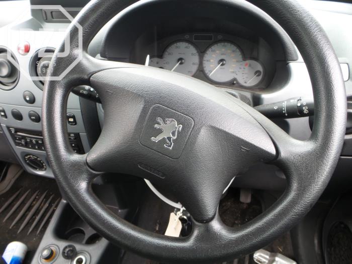 Left airbag (steering wheel) from a Peugeot Partner 2007