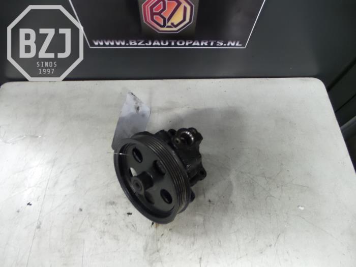 Usagé Pompe de direction Ford Mondeo III Wagon Prix € 35,00 Règlement à la marge proposé par BZJ b.v.