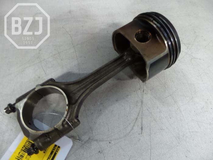 Used Piston Volkswagen Golf Price on request offered by BZJ b.v.
