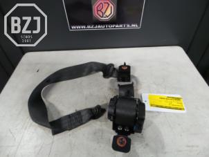 Used Rear seatbelt, right Kia Sportage Price on request offered by BZJ b.v.