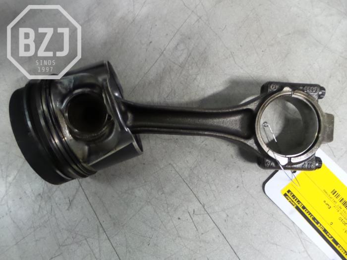 Usados Pistón Volkswagen Golf Precio de solicitud ofrecido por BZJ b.v.