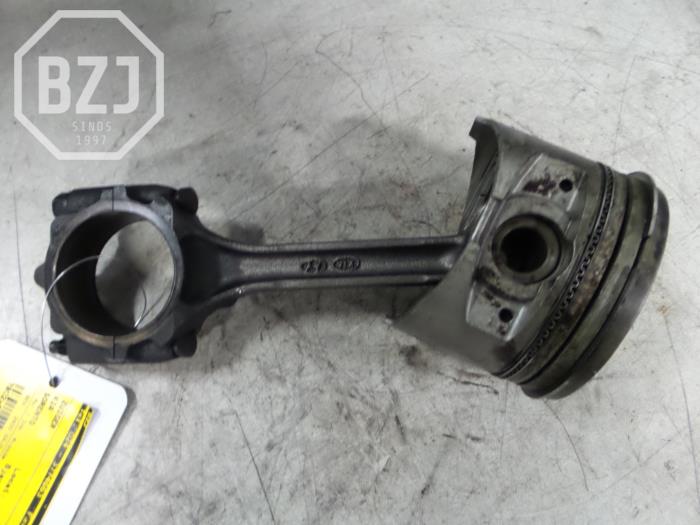 Usados Pistón Kia Sorento Precio de solicitud ofrecido por BZJ b.v.